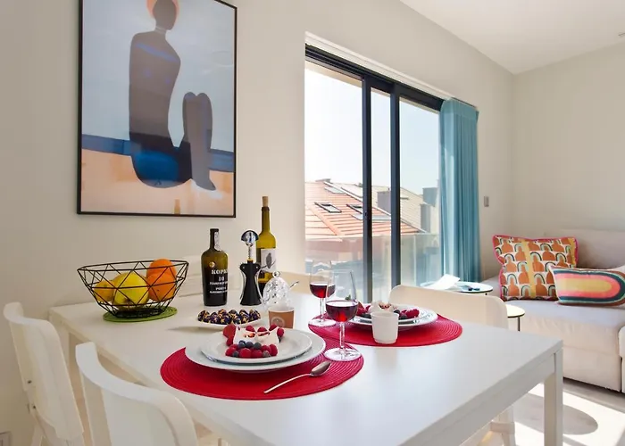 Ocean Scene 2 Bed Apartment