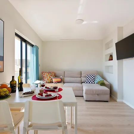 Ocean Scene 2 Bed Porto